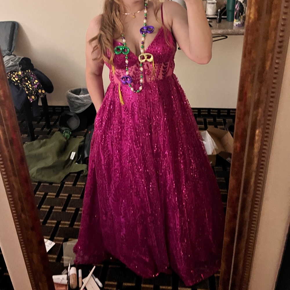 Prom\Ball Gown - Picture 2 of 2